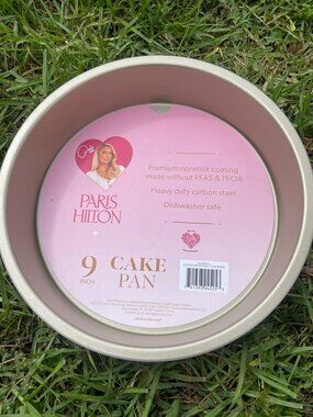 Paris Hilton 9 Inch Pink Champagne Round Cake Pan NWT